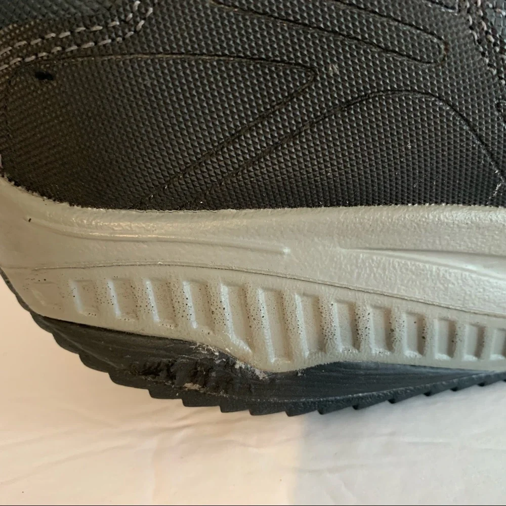 Skechers men’s memory foam air cooled shape ups 6.5 comfort walker 2.0 sneakers